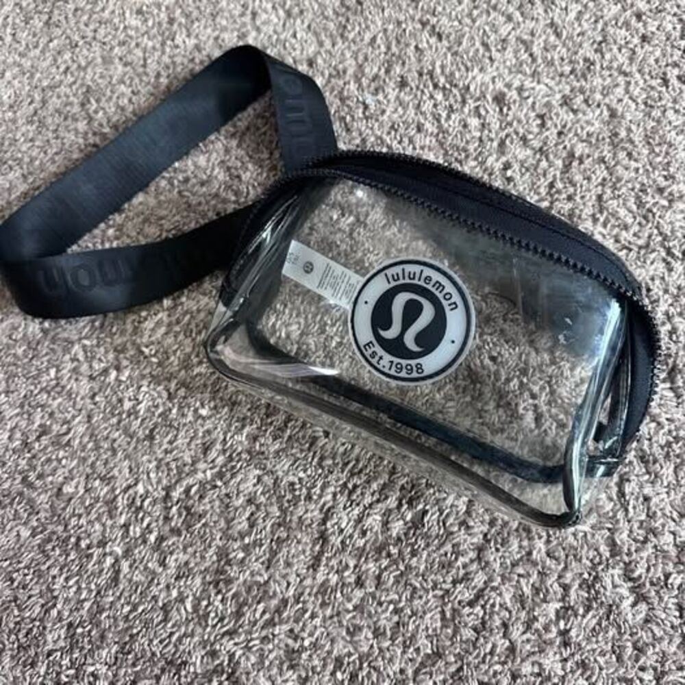 Lululemon belt bag clear